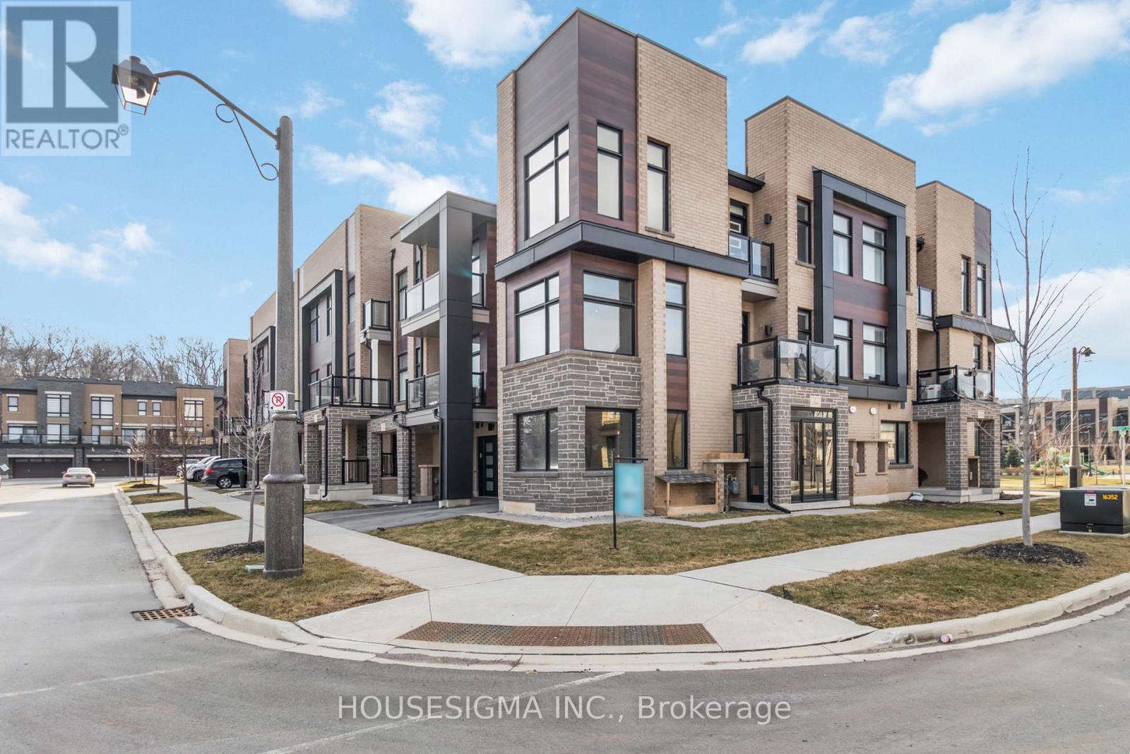 1264 Merton Road, Oakville, Ontario  L6M 5M1 - Photo 1 - W12905440