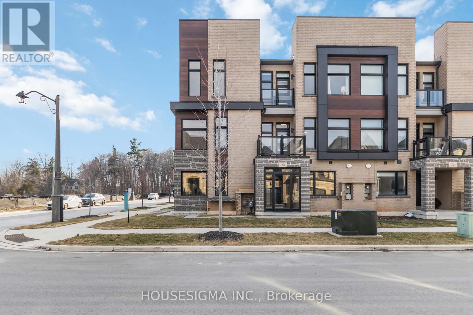 1264 Merton Road, Oakville, Ontario  L6M 5M1 - Photo 3 - W12905440