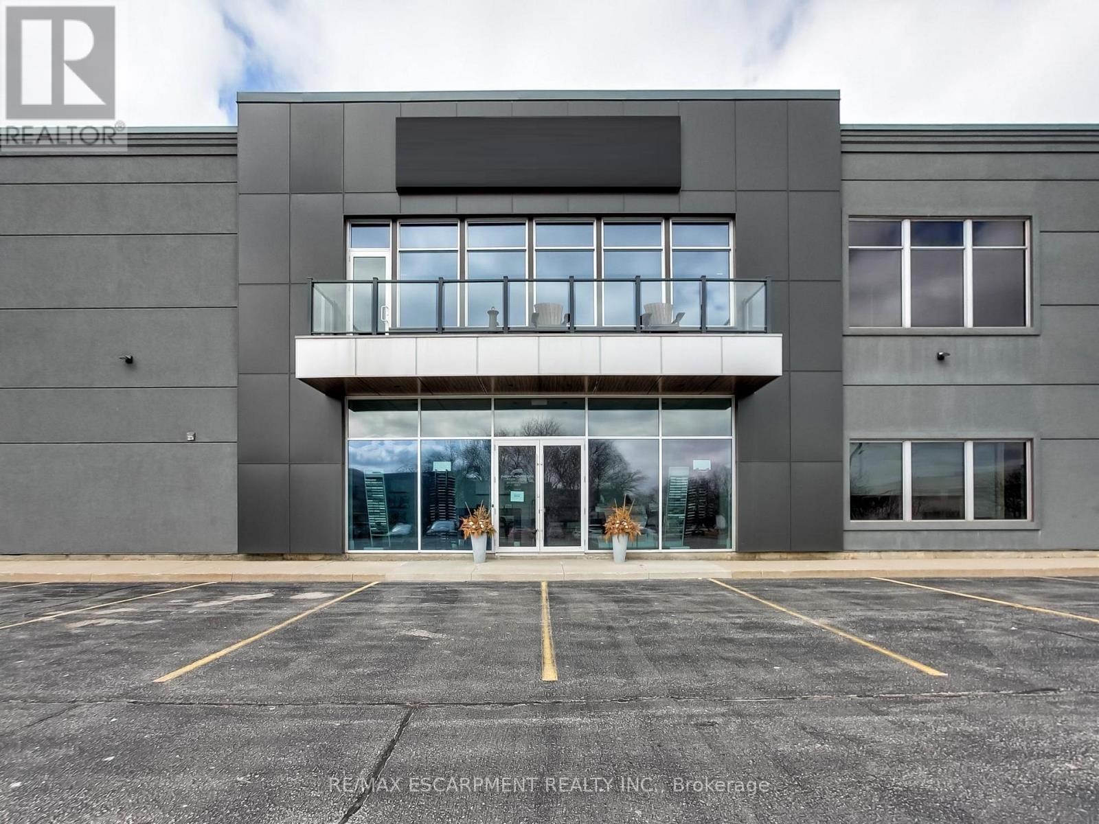 103 - 3170 Harvester Road, Burlington, Ontario  L7N 3W8 - Photo 2 - W12905446