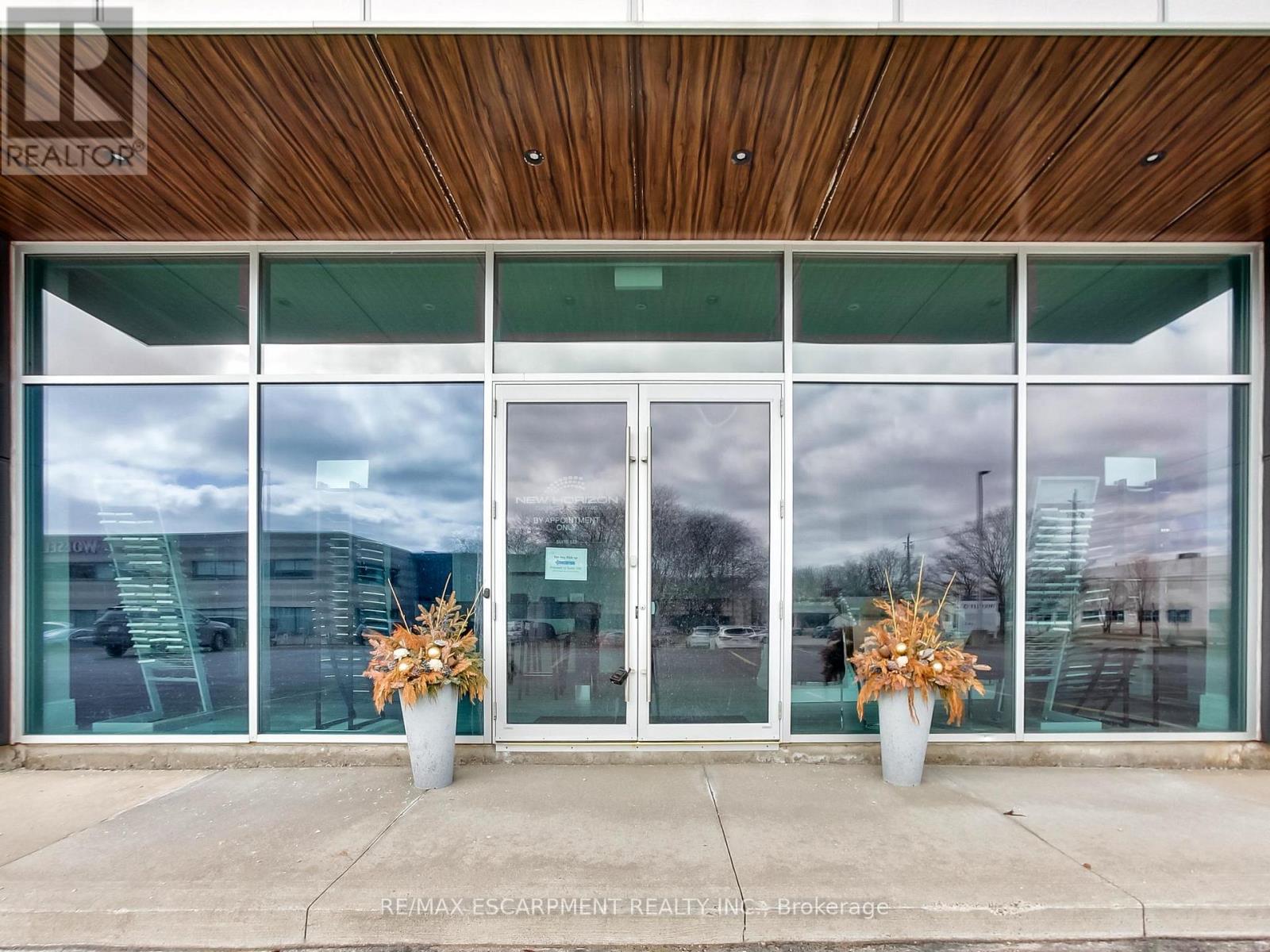 103 - 3170 Harvester Road, Burlington, Ontario  L7N 3W8 - Photo 3 - W12905446