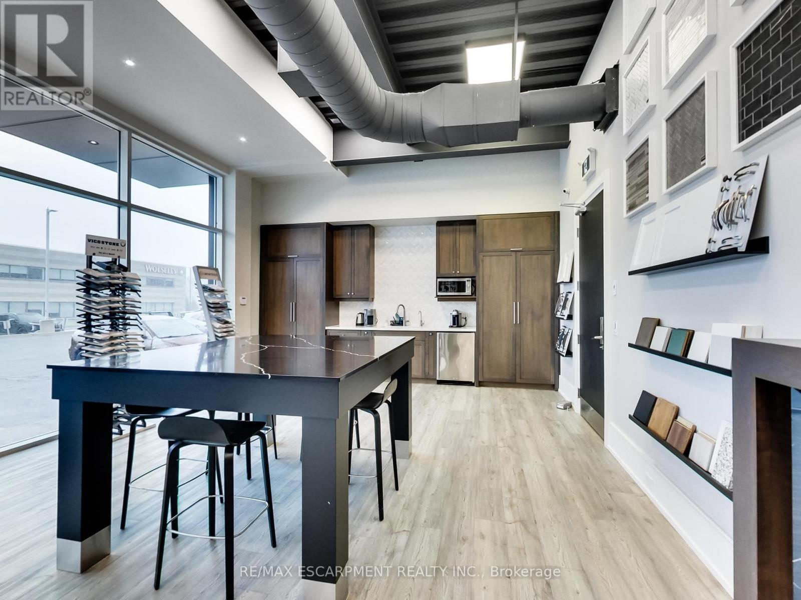 103 - 3170 Harvester Road, Burlington, Ontario  L7N 3W8 - Photo 6 - W12905446