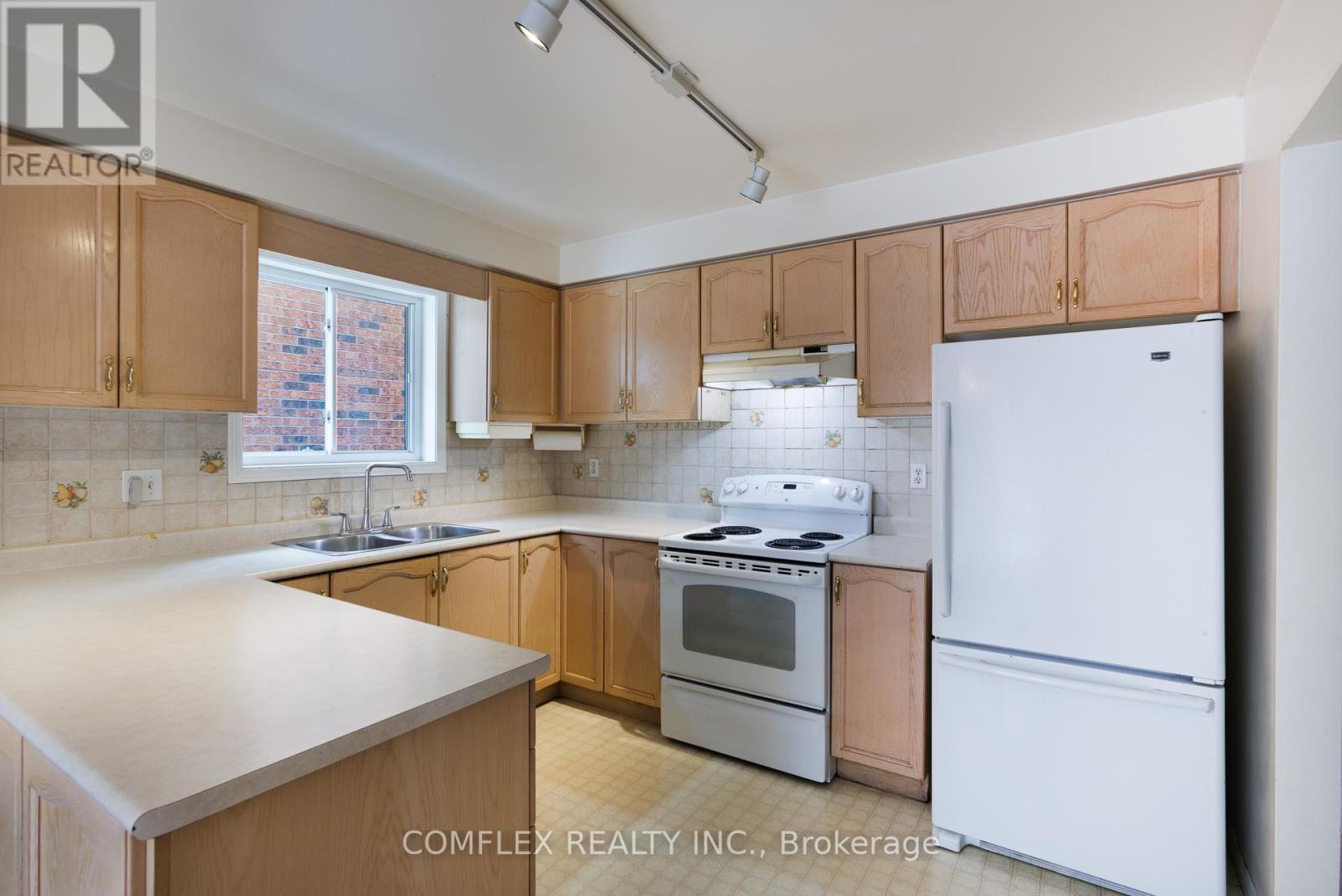 154 Carroll Crescent, Cobourg, Ontario  K9A 5K6 - Photo 6 - X12905318