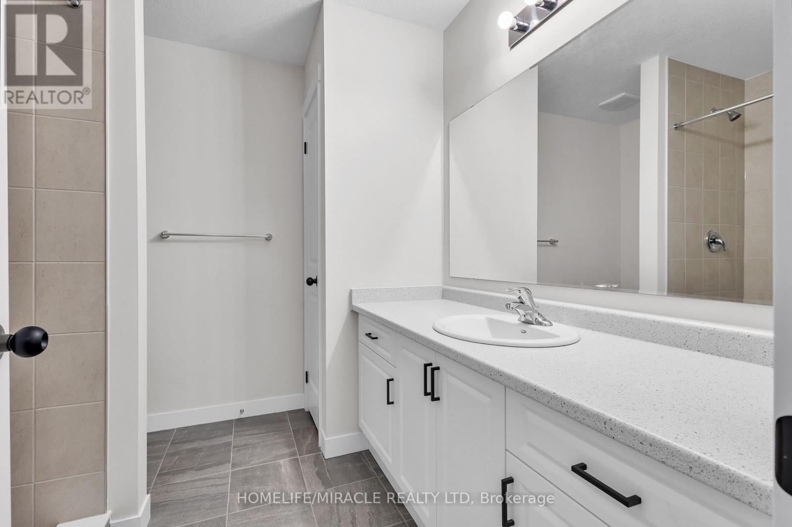 19 Wilkinson Avenue, Cambridge, Ontario  N1S 0C5 - Photo 9 - X12905402