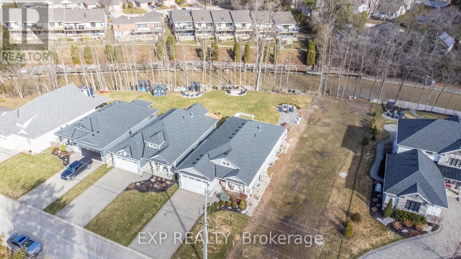 89 Gill Road, Lambton Shores, Ontario  N0M 1T0 - Photo 2 - X12905410