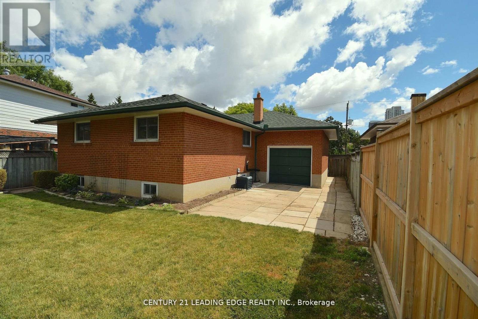 84 Allanford Road, Toronto, Ontario  M1T 2N5 - Photo 7 - E12884740