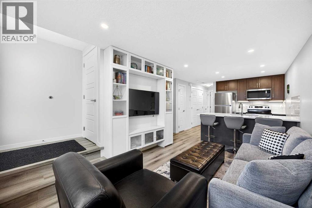 412, 260 Rowley Way NW, Calgary, Alberta  T3L 0H5 - Photo 8 - A2294759