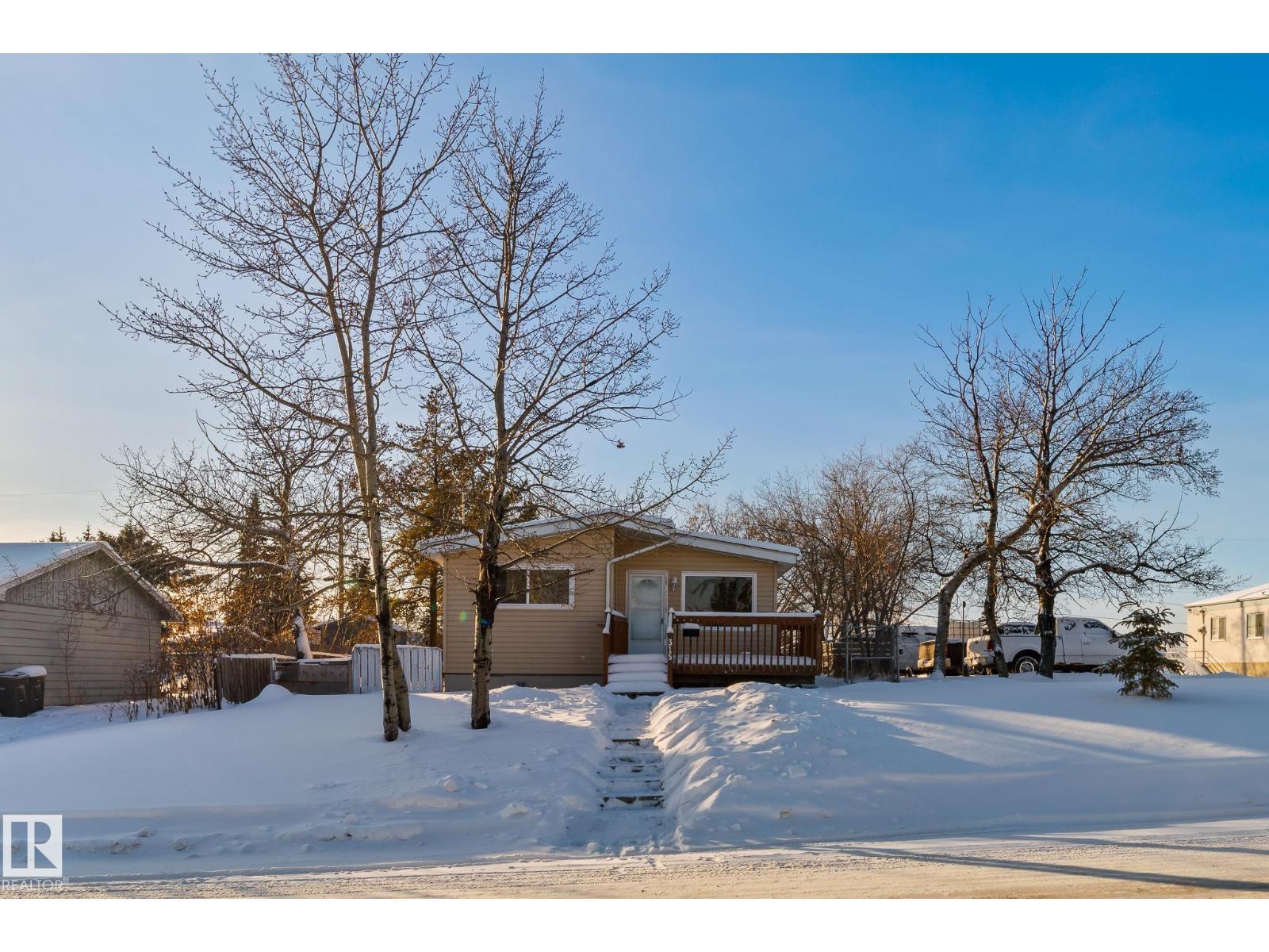 315 10 St, Cold Lake, Alberta T9M 1A5 - Photo 2 - E4468545