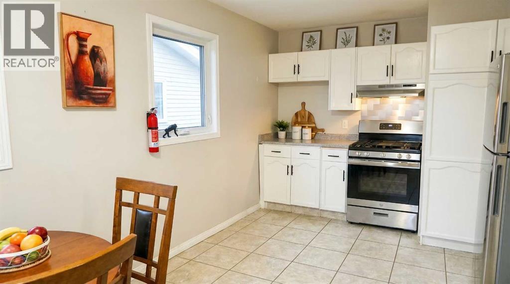 3126 Bradwell Street, Hinton, Alberta  T7V 1S6 - Photo 5 - A2282973