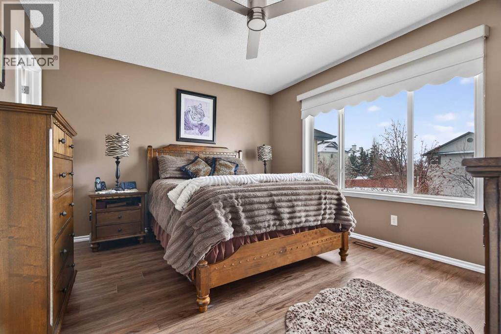 7 Cougar Ridge Bay Sw, Calgary, Alberta  T3H 5C4 - Photo 19 - A2288741