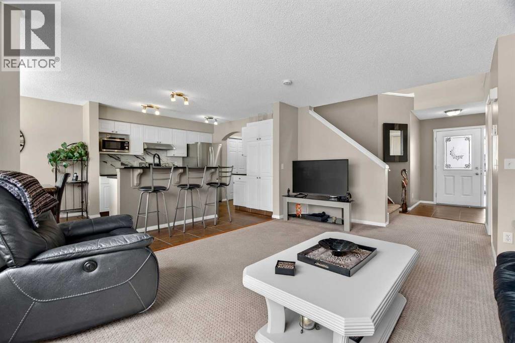 7 Cougar Ridge Bay Sw, Calgary, Alberta  T3H 5C4 - Photo 7 - A2288741