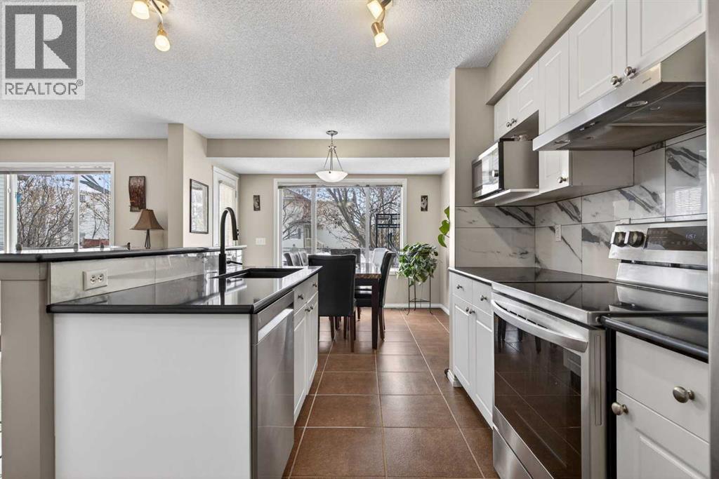 7 Cougar Ridge Bay Sw, Calgary, Alberta  T3H 5C4 - Photo 13 - A2288741