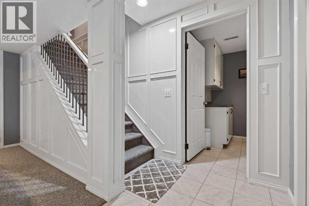 7 Cougar Ridge Bay Sw, Calgary, Alberta  T3H 5C4 - Photo 25 - A2288741