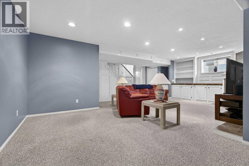 7 Cougar Ridge Bay Sw, Calgary, Alberta  T3H 5C4 - Photo 30 - A2288741