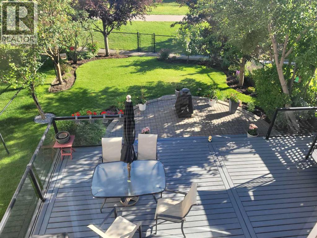 7 Cougar Ridge Bay Sw, Calgary, Alberta  T3H 5C4 - Photo 35 - A2288741