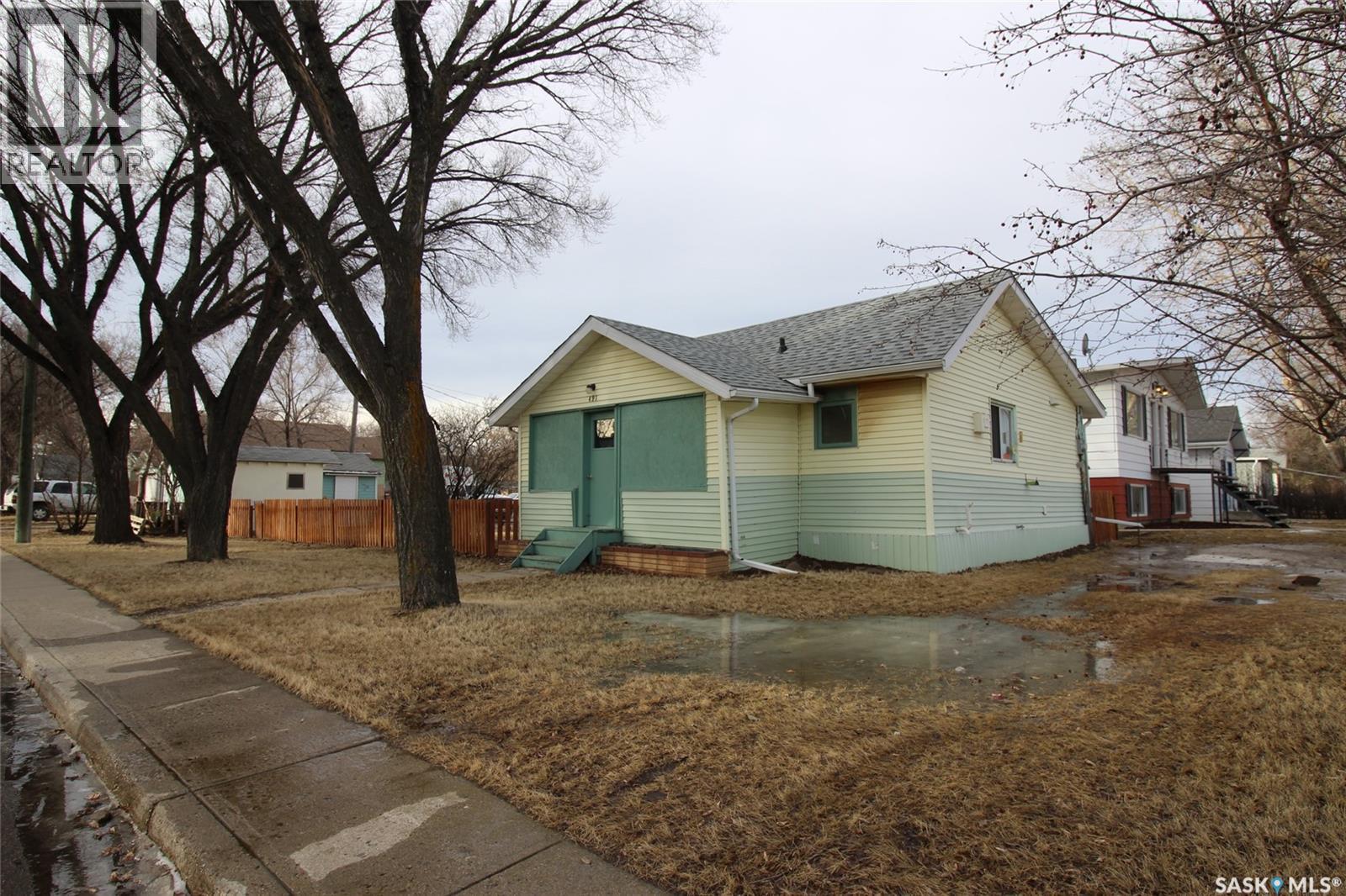 491 1st Street W, Shaunavon, Saskatchewan  S0N 2M0 - Photo 28 - SK030976