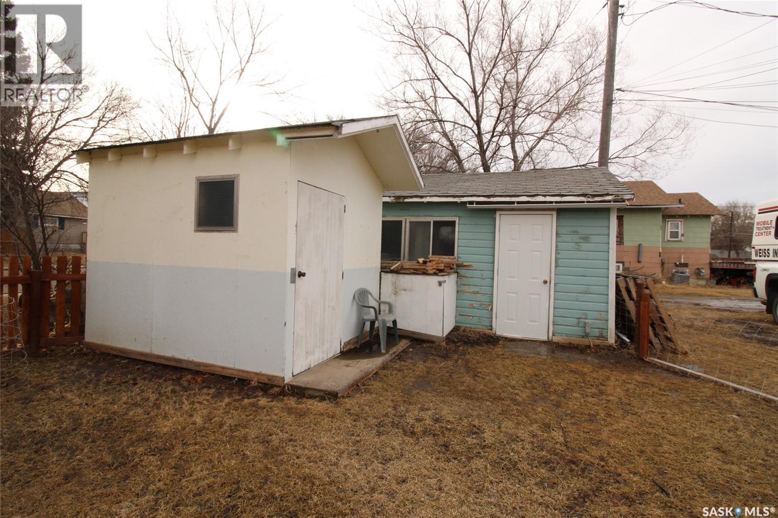 491 1st Street W, Shaunavon, Saskatchewan  S0N 2M0 - Photo 29 - SK030976