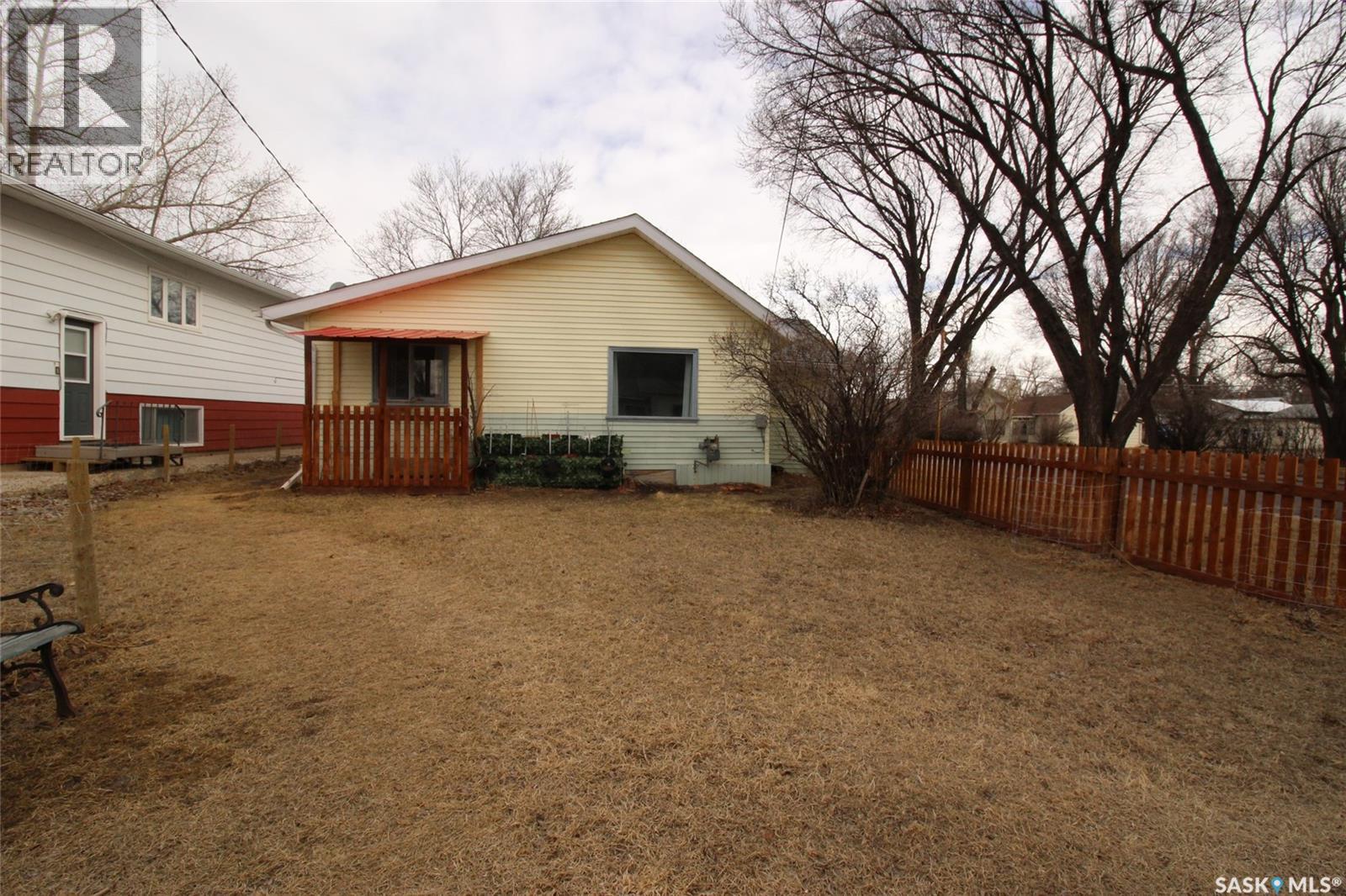 491 1st Street W, Shaunavon, Saskatchewan  S0N 2M0 - Photo 30 - SK030976