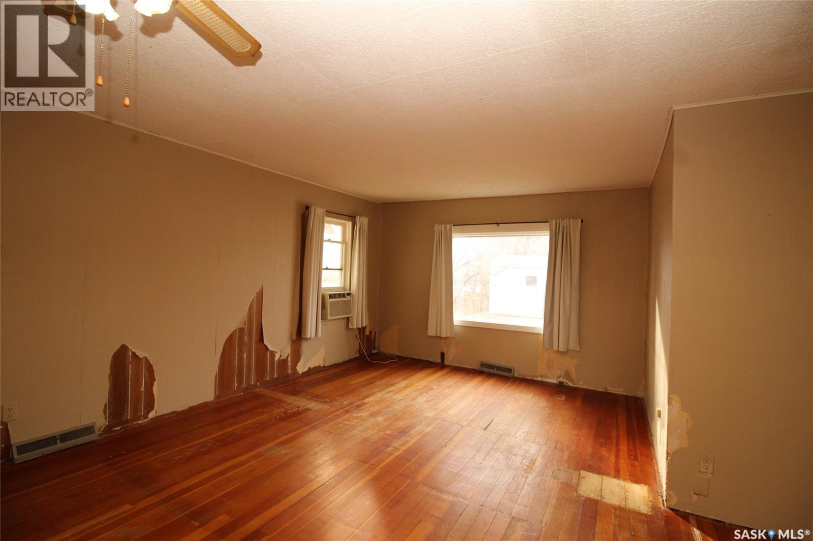 491 1st Street W, Shaunavon, Saskatchewan  S0N 2M0 - Photo 8 - SK030976