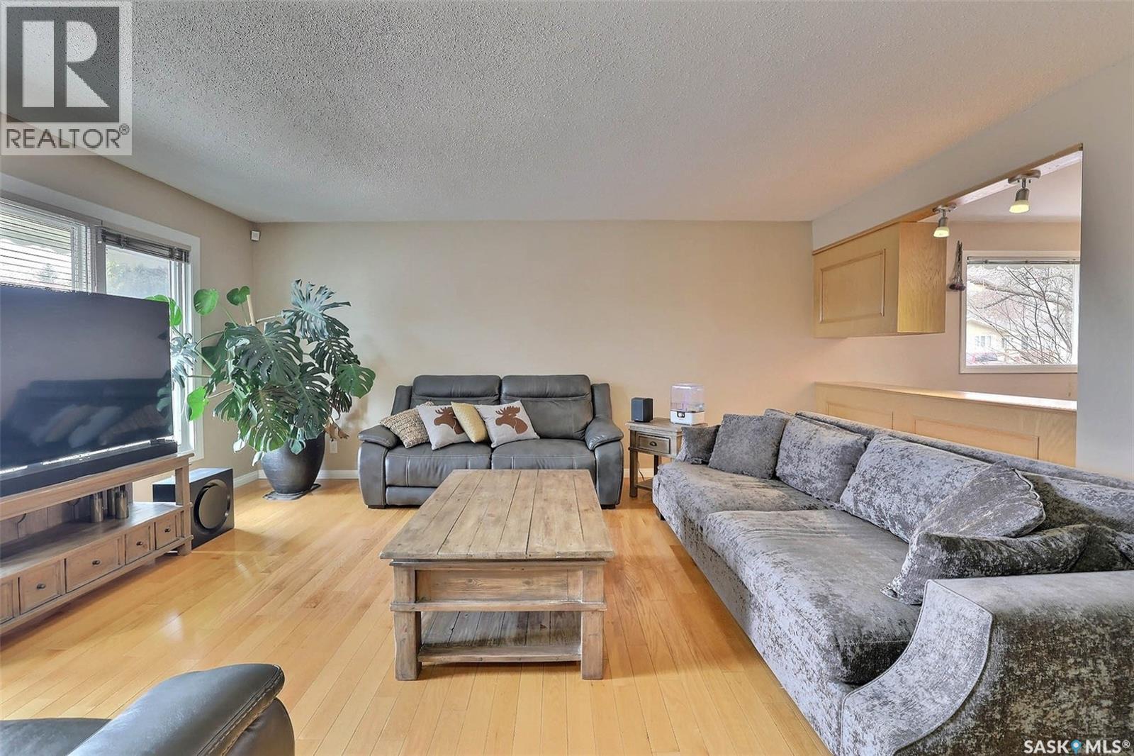 5450 Sherwood Drive, Regina, Saskatchewan  S4R 5M3 - Photo 4 - SK030972