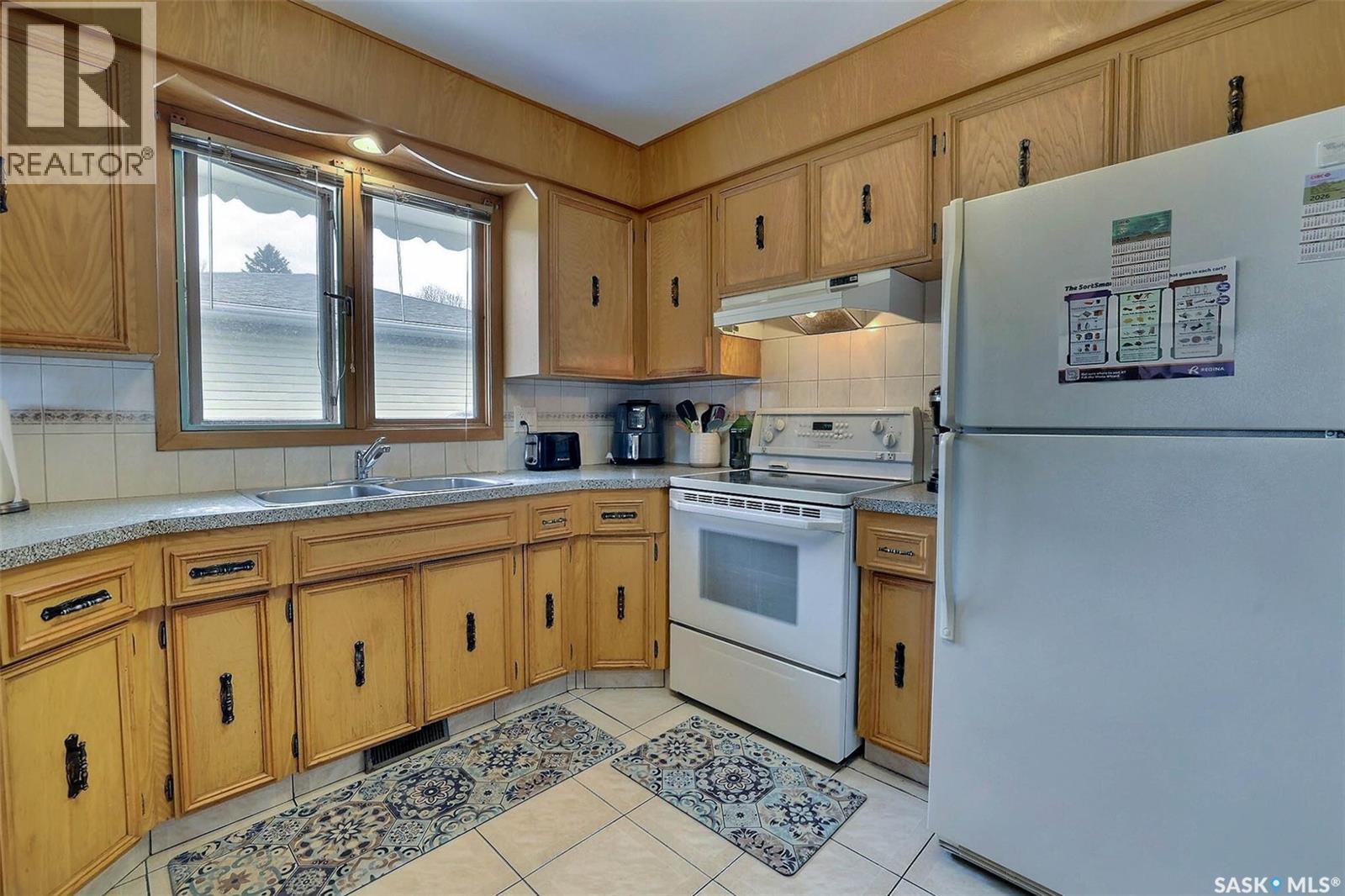 5450 Sherwood Drive, Regina, Saskatchewan  S4R 5M3 - Photo 6 - SK030972