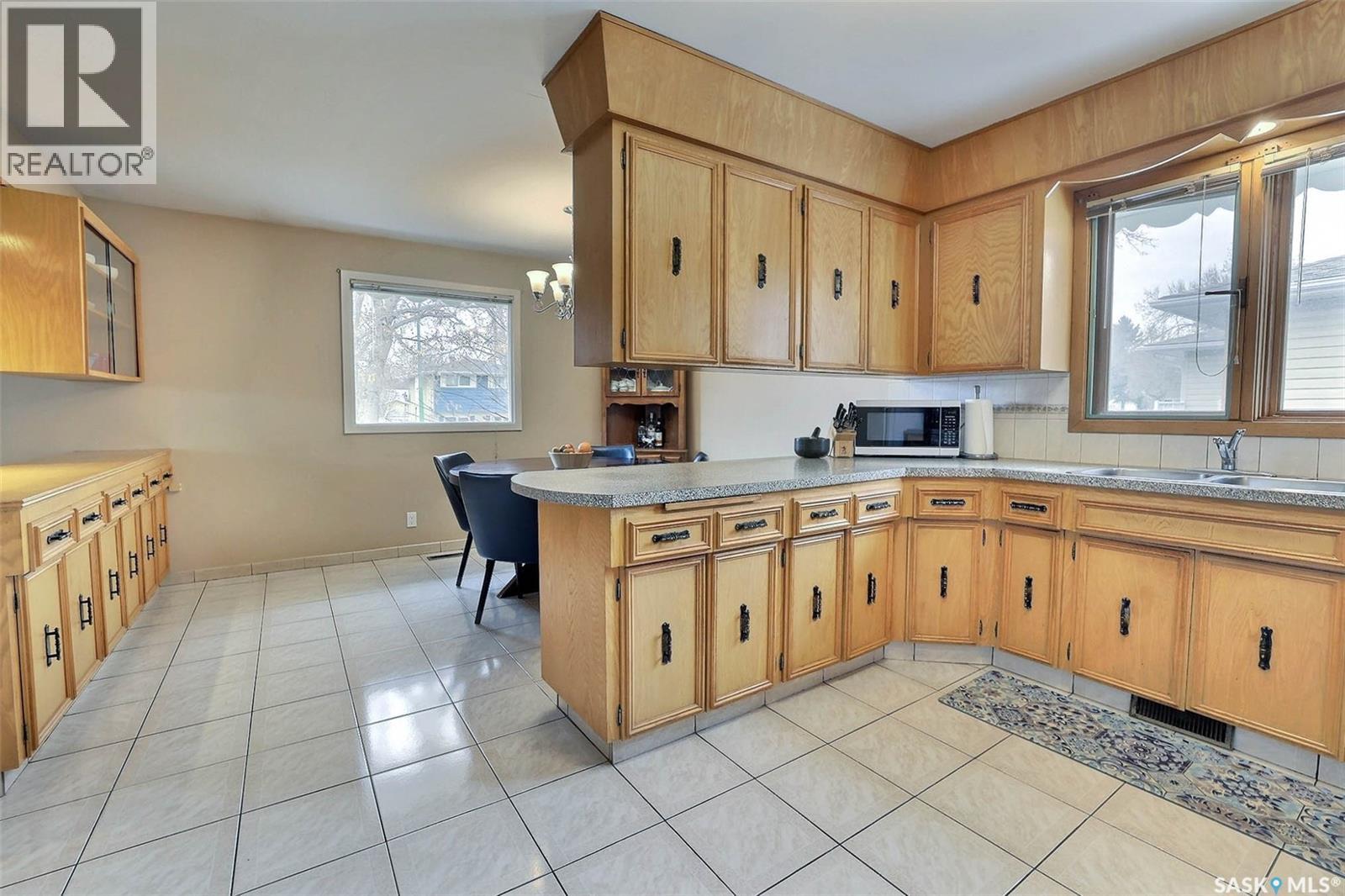 5450 Sherwood Drive, Regina, Saskatchewan  S4R 5M3 - Photo 7 - SK030972