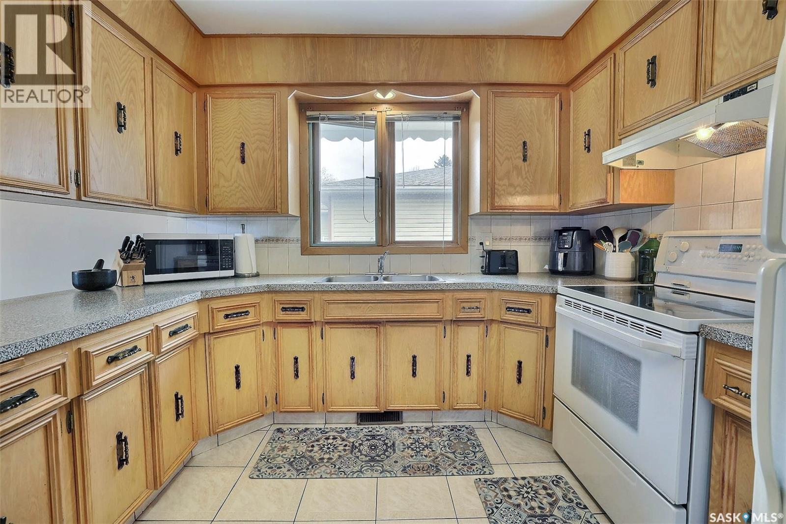 5450 Sherwood Drive, Regina, Saskatchewan  S4R 5M3 - Photo 8 - SK030972