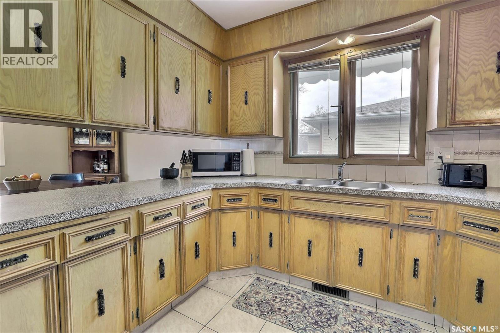 5450 Sherwood Drive, Regina, Saskatchewan  S4R 5M3 - Photo 9 - SK030972