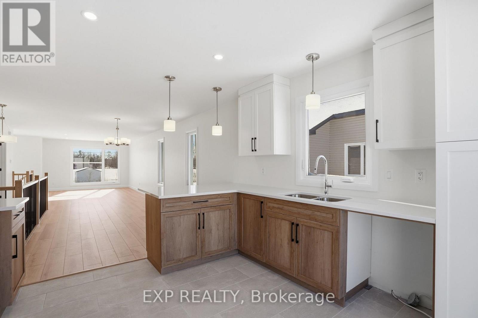 710 West Street, Hawkesbury, Ontario K6A 3X1 - Photo 18 - X12905466