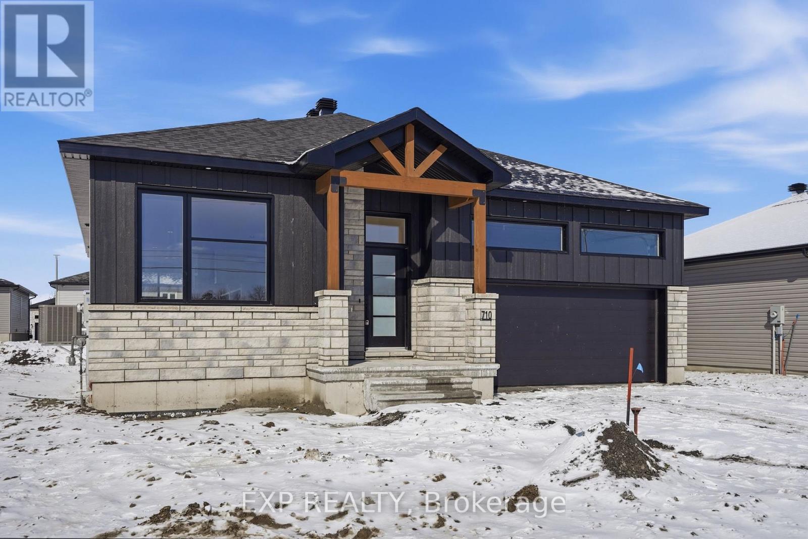 710 West Street, Hawkesbury, Ontario K6A 3X1 - Photo 2 - X12905466