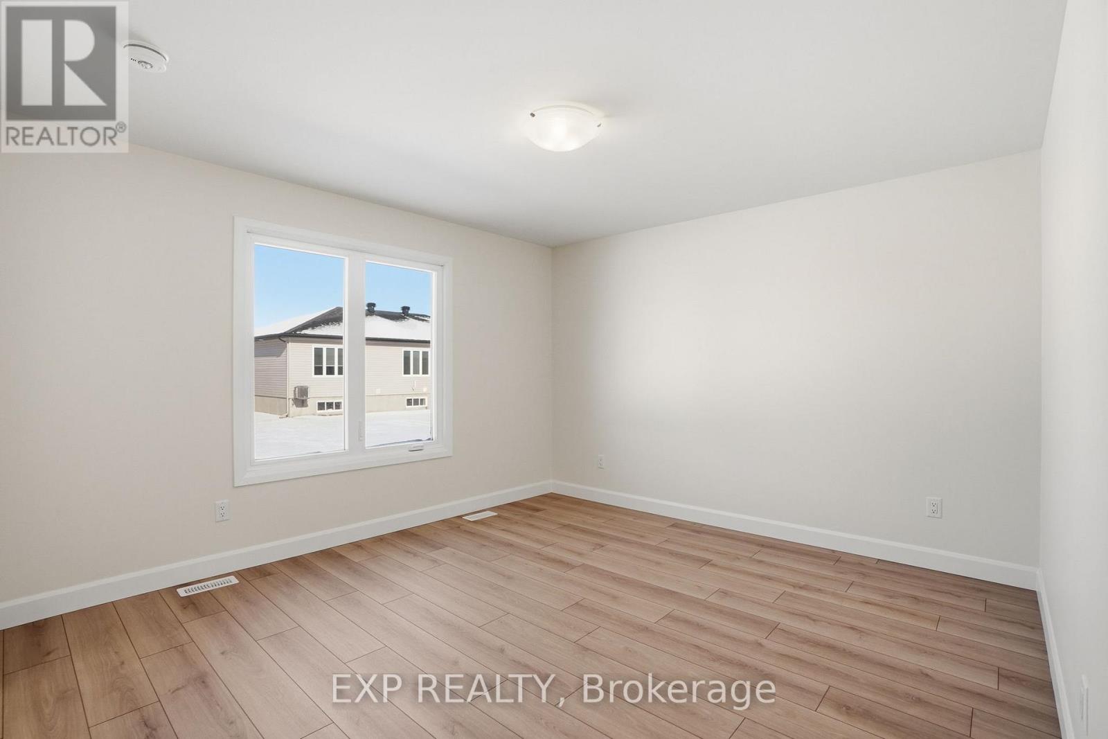 710 West Street, Hawkesbury, Ontario K6A 3X1 - Photo 22 - X12905466