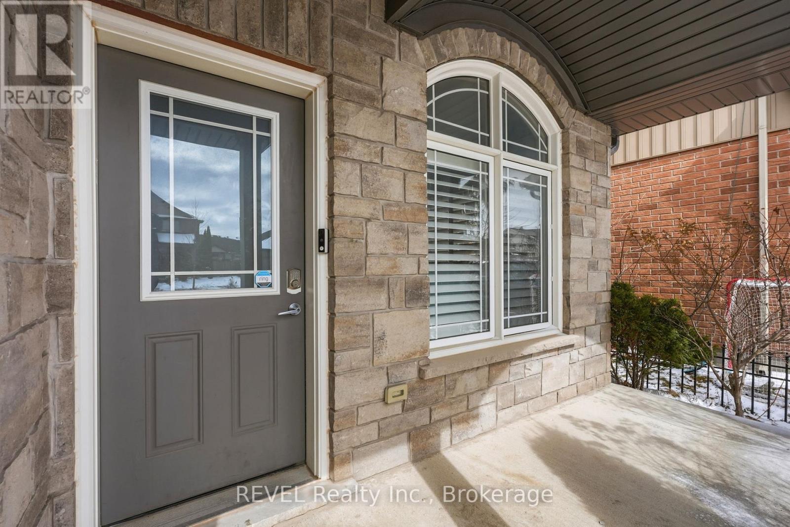 8553 Jennifer Crescent, Niagara Falls, Ontario  L2H 0J3 - Photo 3 - X12905492