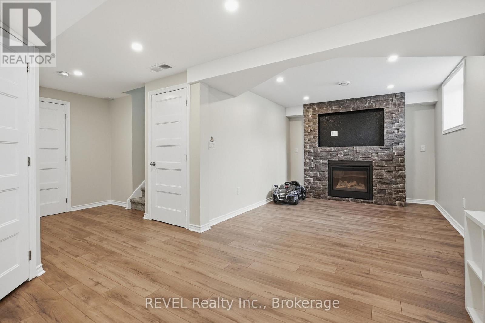 8553 Jennifer Crescent, Niagara Falls, Ontario  L2H 0J3 - Photo 31 - X12905492