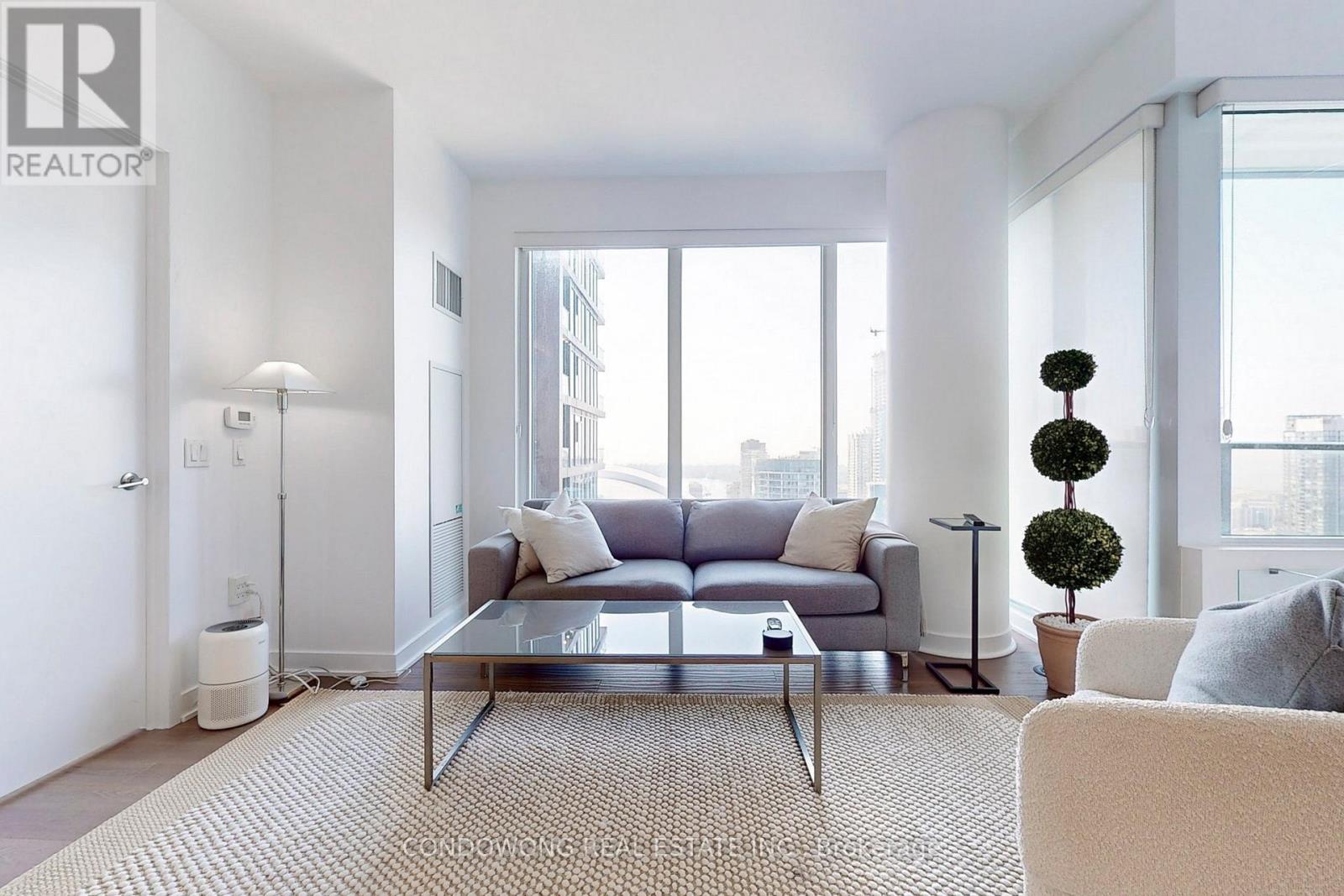 3703 - 115 Blue Jays Way, Toronto, Ontario  M5V 0N4 - Photo 2 - C12905472