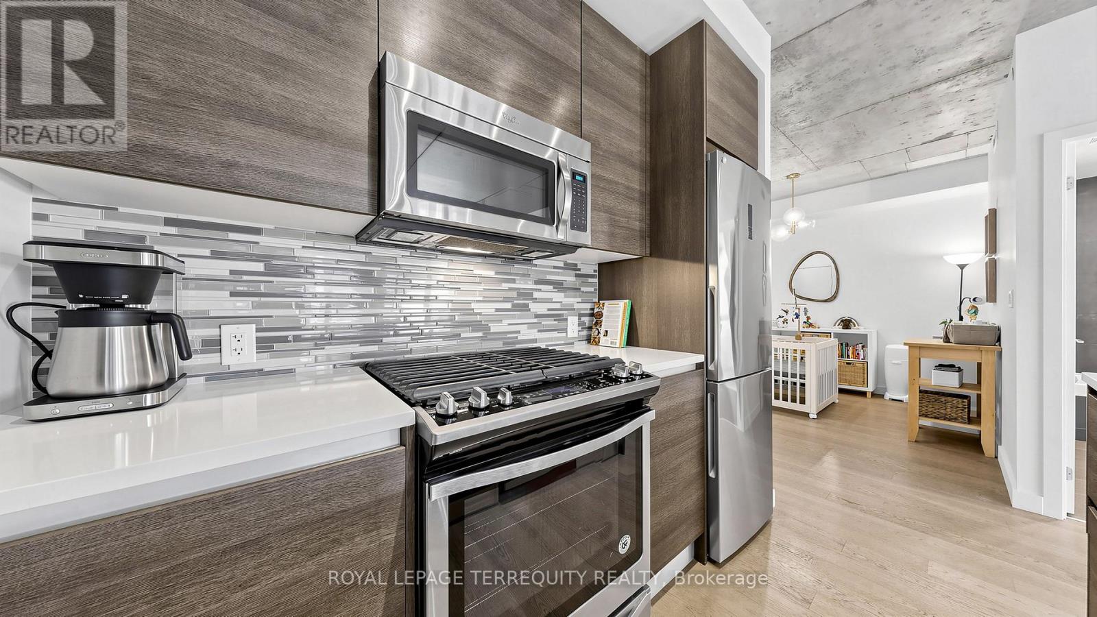 1313 - 111 Bathurst Street, Toronto, Ontario  M5V 0M9 - Photo 10 - C12905512