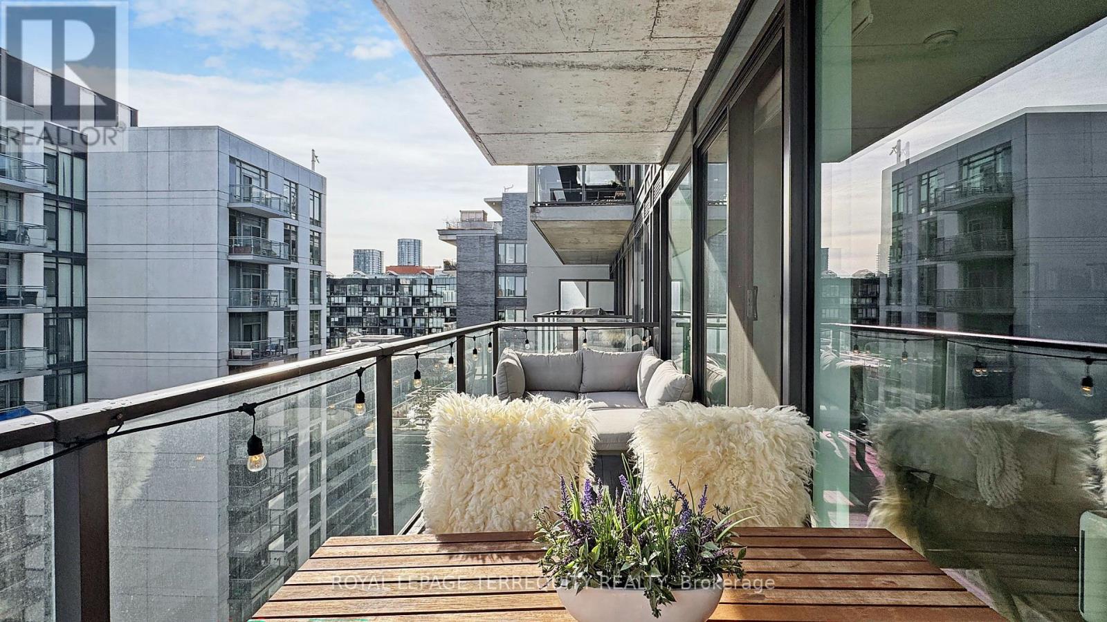 1313 - 111 Bathurst Street, Toronto, Ontario  M5V 0M9 - Photo 18 - C12905512