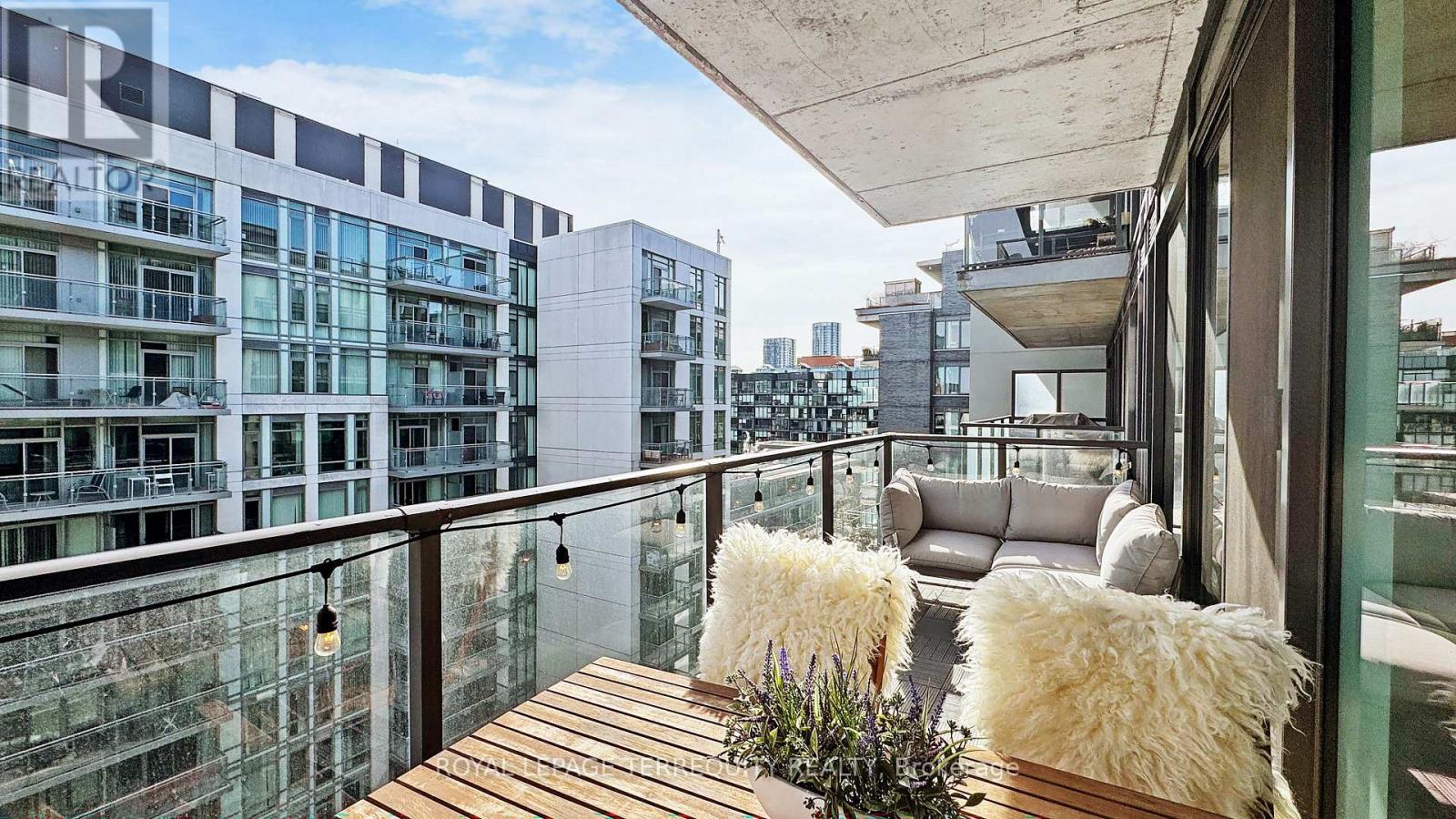 1313 - 111 Bathurst Street, Toronto, Ontario  M5V 0M9 - Photo 19 - C12905512