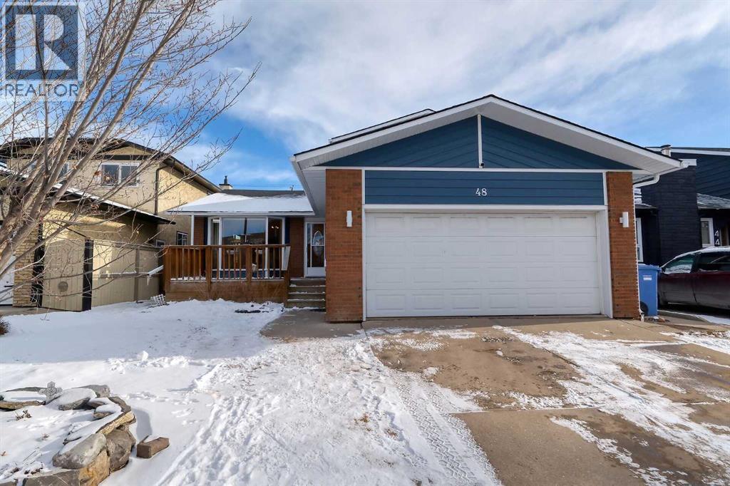 48 Bernard Way NW, Calgary, Alberta  T3K 2E9 - Photo 3 - A2284800