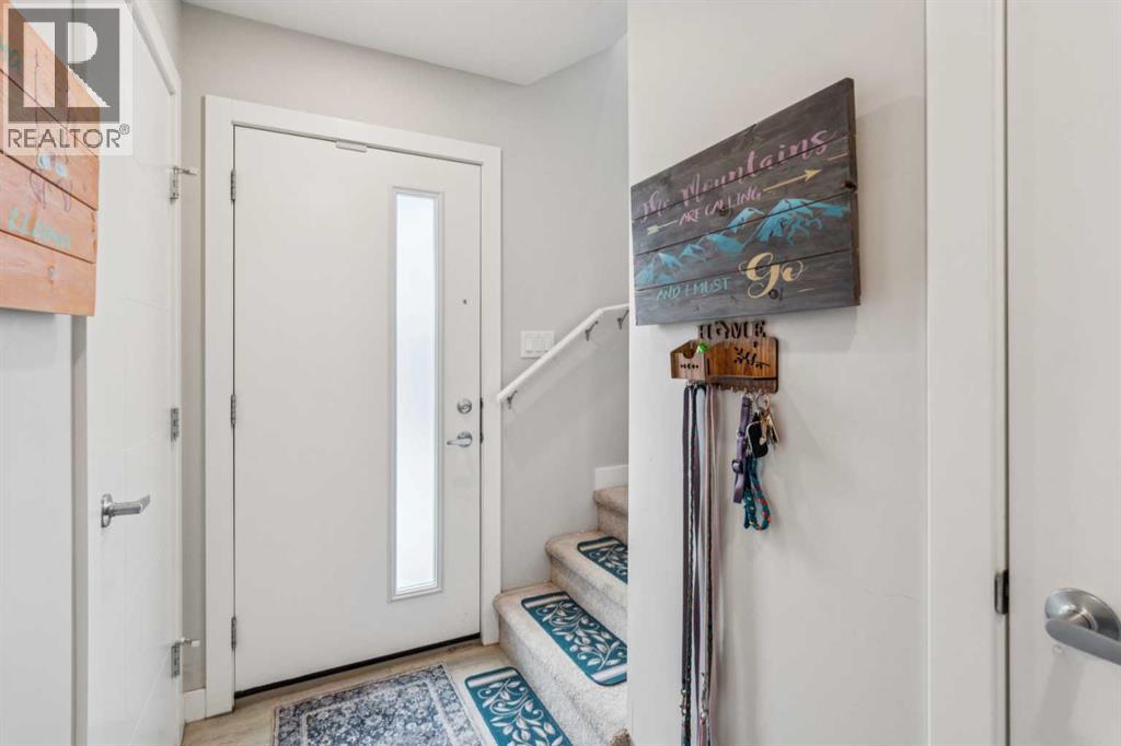 22 Evanscrest Court Nw, Calgary, Alberta  T3P 1S2 - Photo 4 - A2294565