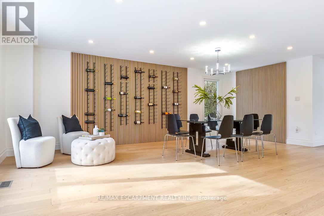 625 Sir Richard's Road, Mississauga, Ontario  L5C 1A3 - Photo 16 - W12905502