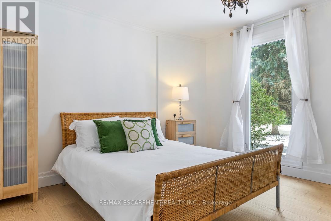 625 Sir Richard's Road, Mississauga, Ontario  L5C 1A3 - Photo 28 - W12905502