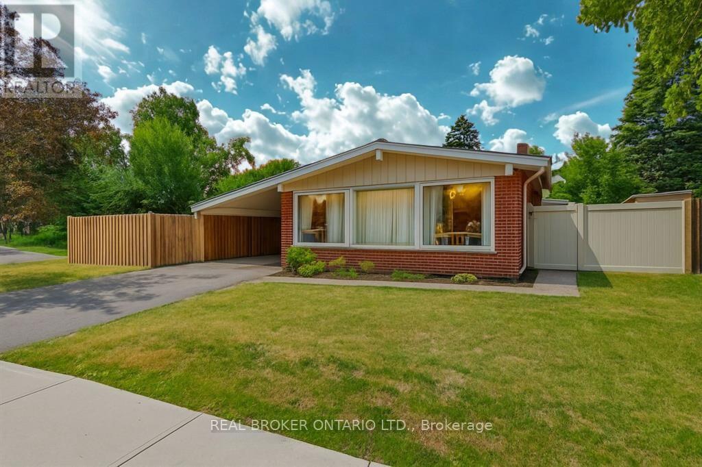 2 - 2061 FEATHERSTON DRIVE, Ottawa, Ontario