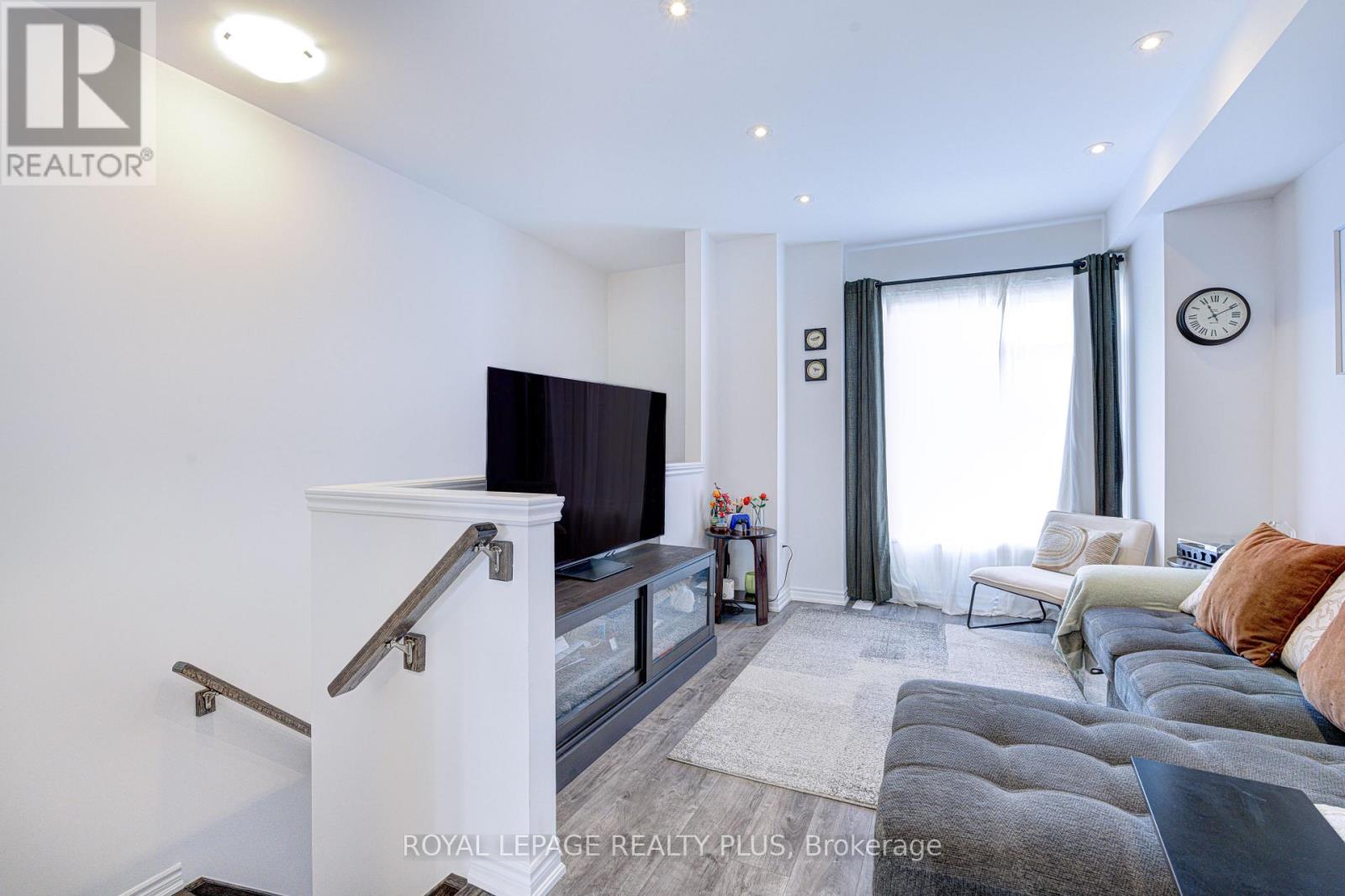 98 - 61 Soho Street, Hamilton, Ontario  L8J 0M6 - Photo 4 - X12905470