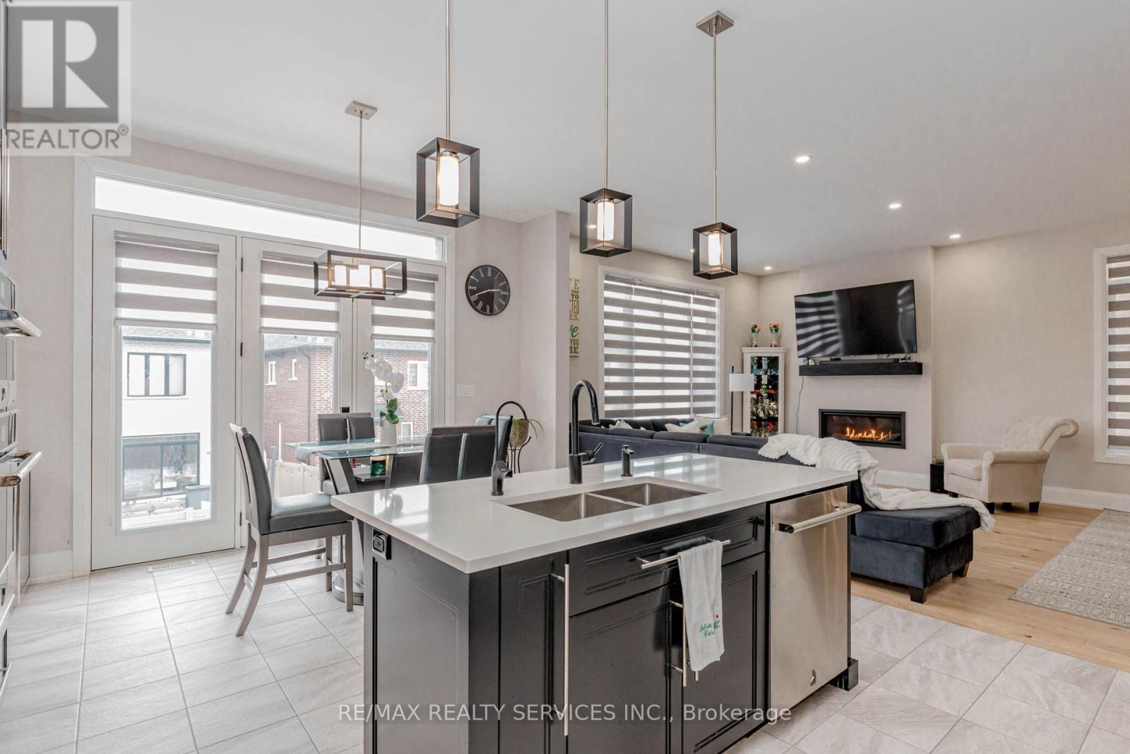 130 Pondcliffe Drive, Kitchener, Ontario  N2R 0M4 - Photo 16 - X12905484