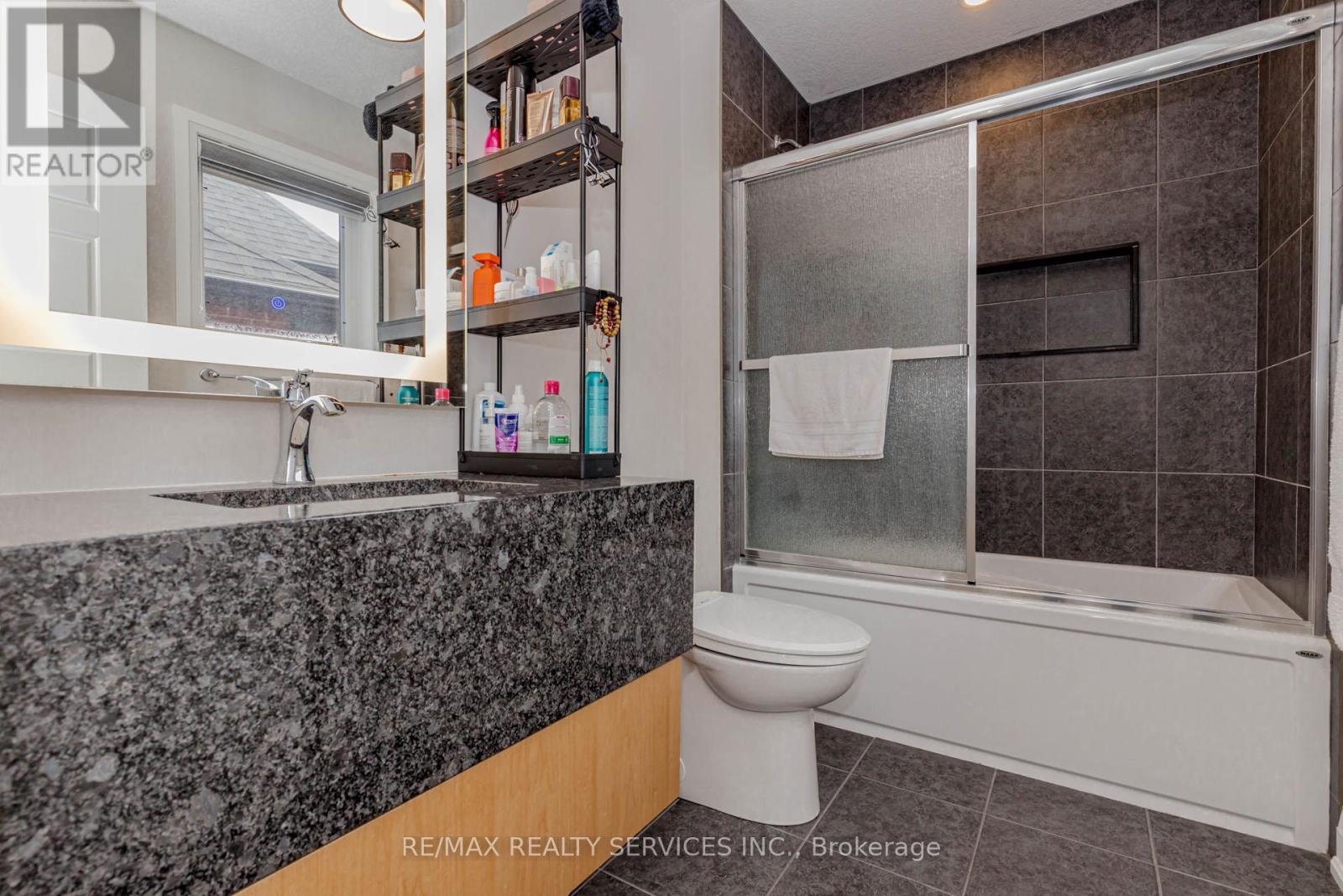 130 Pondcliffe Drive, Kitchener, Ontario  N2R 0M4 - Photo 33 - X12905484