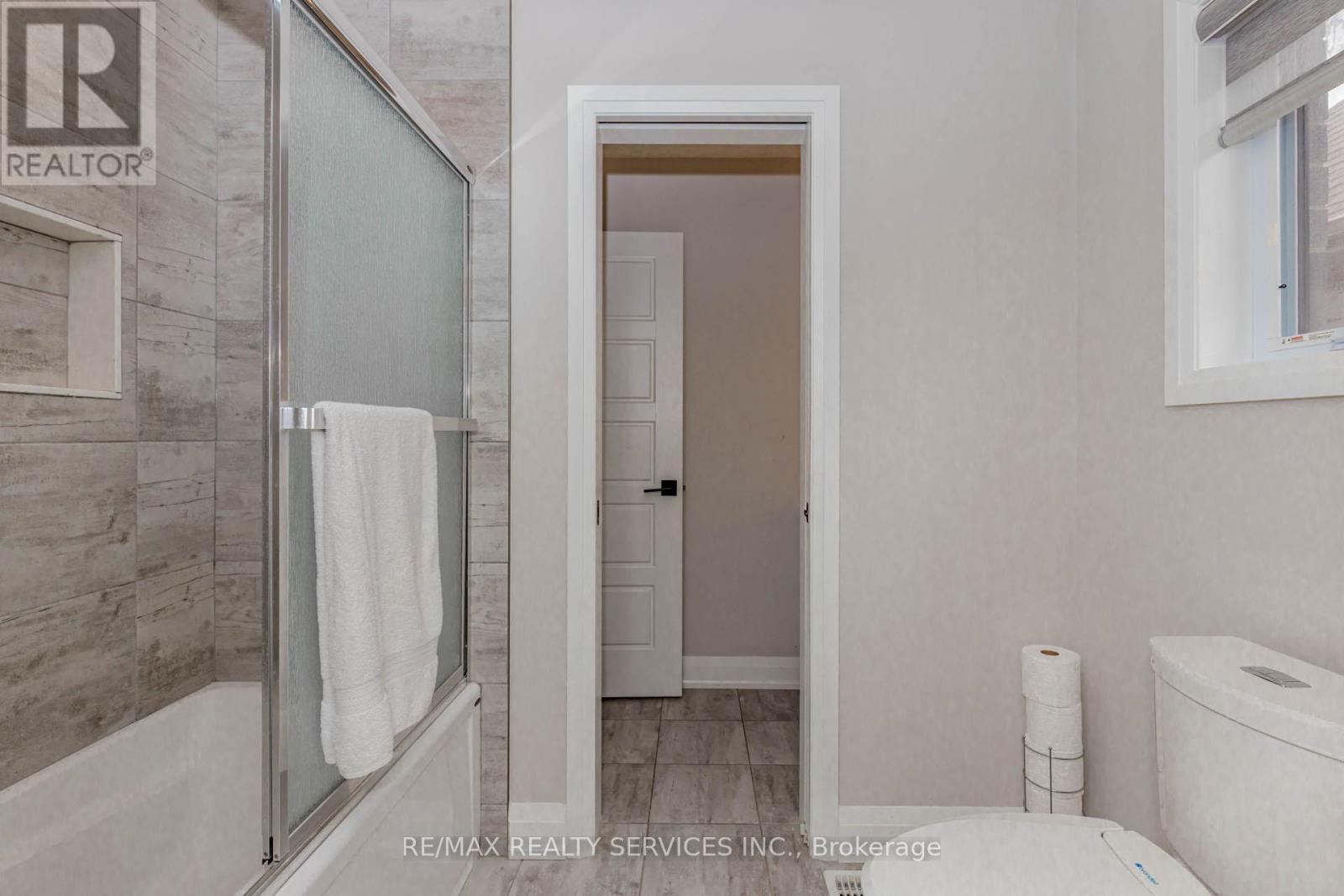 130 Pondcliffe Drive, Kitchener, Ontario  N2R 0M4 - Photo 35 - X12905484