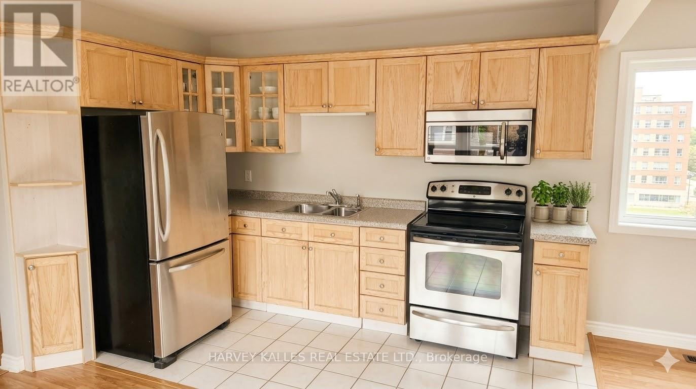 4 - 101 Connaught Avenue S, Hamilton, Ontario  L8M 3C4 - Photo 2 - X12905500
