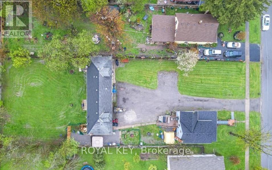 258 Henrietta Street, Fort Erie, Ontario  L2A 2K7 - Photo 12 - X12905506