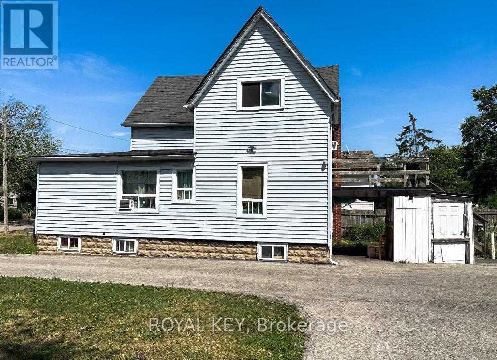 258 Henrietta Street, Fort Erie, Ontario  L2A 2K7 - Photo 6 - X12905506