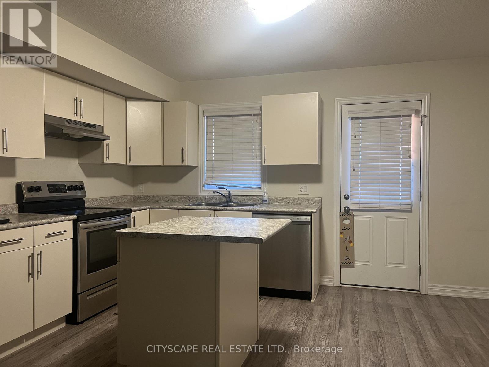 83 - 7768 Ascot Circle, Niagara Falls, Ontario  L2H 3P9 - Photo 13 - X12904114