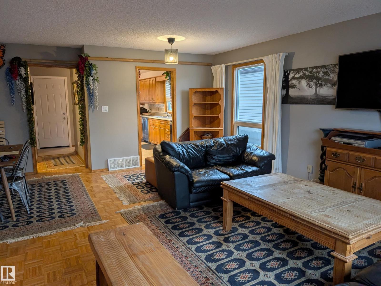 10645 65 Av Nw, Edmonton, Alberta  T6H 1V5 - Photo 4 - E4478510